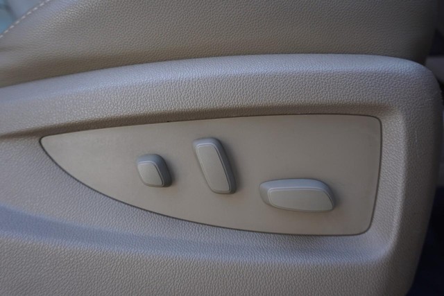 2015 Chevrolet Tahoe LT 4wd image 32