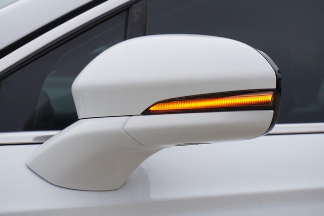 2017 Ford Fusion Titanium FWD image 10