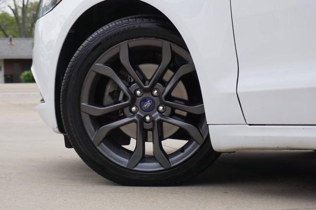 2017 Ford Fusion Titanium FWD image 12