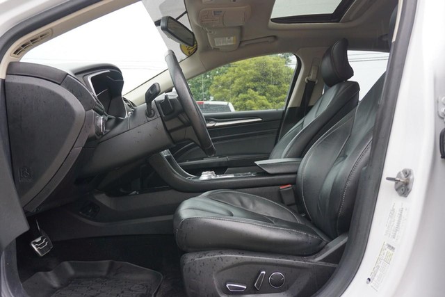 2017 Ford Fusion Titanium FWD image 19
