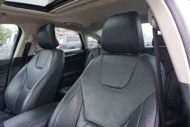 2017 Ford Fusion Titanium FWD image 21