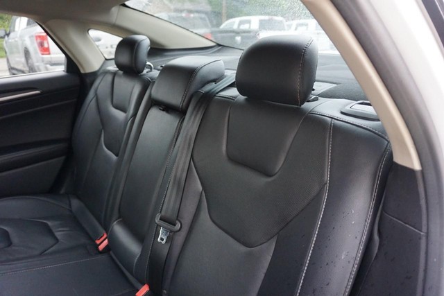 2017 Ford Fusion Titanium FWD image 23