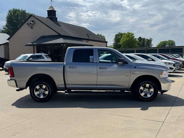 2022 Ram 1500 Classic SLT 4x4 image 03