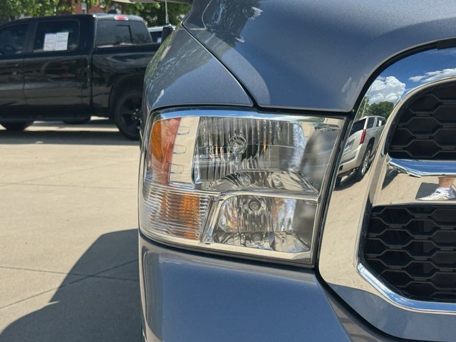 2022 Ram 1500 Classic SLT 4x4 image 10