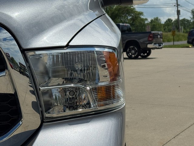 2022 Ram 1500 Classic SLT 4x4 image 11