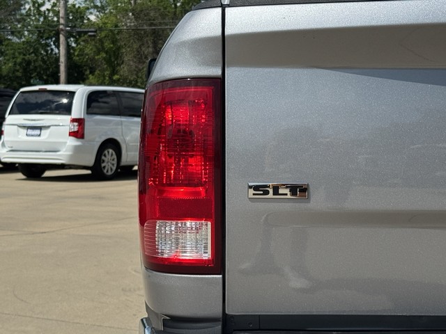 2022 Ram 1500 Classic SLT 4x4 image 12