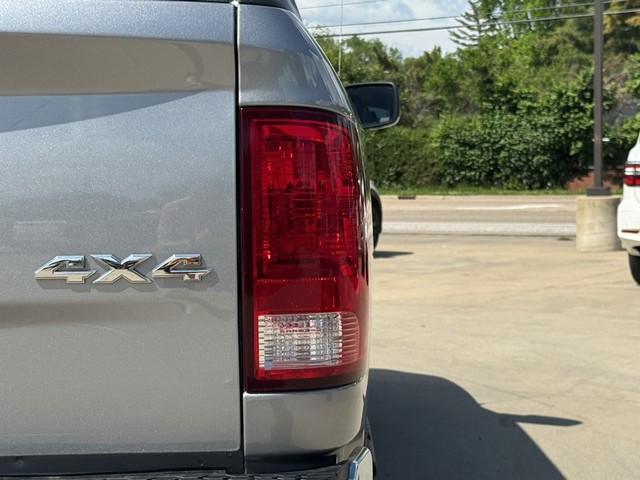 2022 Ram 1500 Classic SLT 4x4 image 13