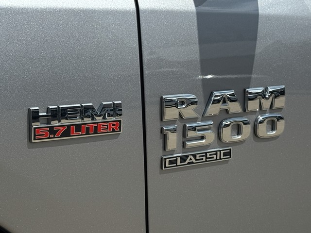2022 Ram 1500 Classic SLT 4x4 image 15
