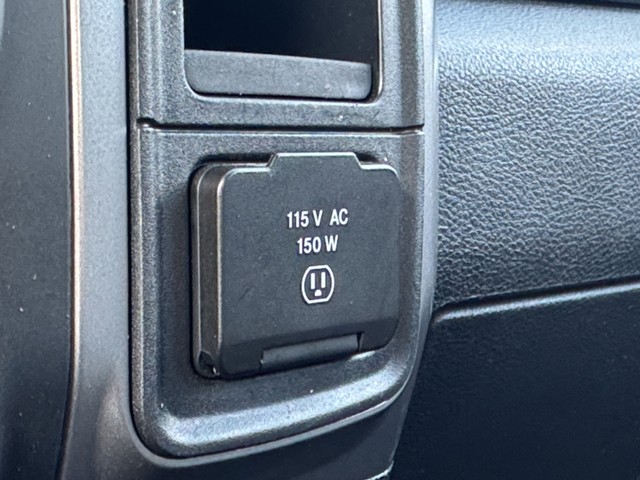 2022 Ram 1500 Classic SLT 4x4 image 43