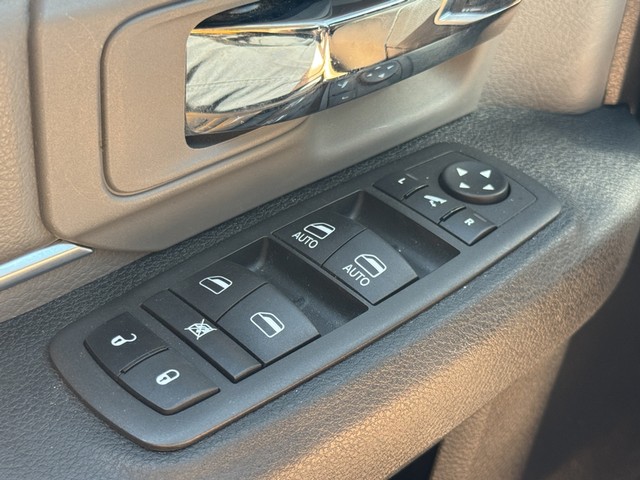2022 Ram 1500 Classic SLT 4x4 image 44