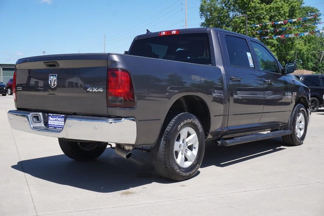 2022 Ram 1500 Classic SLT Crew Cab 4WD image 03