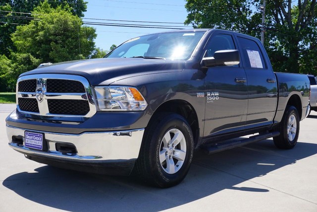 2022 Ram 1500 Classic SLT Crew Cab 4WD image 07