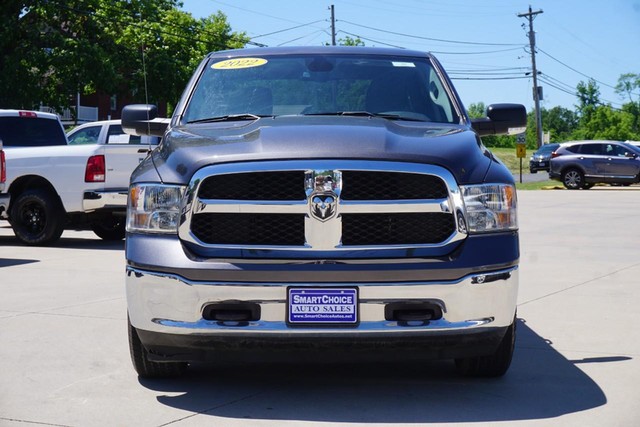 2022 Ram 1500 Classic SLT Crew Cab 4WD image 08