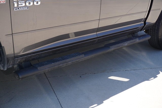 2022 Ram 1500 Classic SLT Crew Cab 4WD image 14