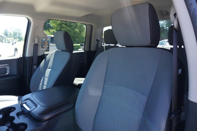 2022 Ram 1500 Classic SLT Crew Cab 4WD image 22