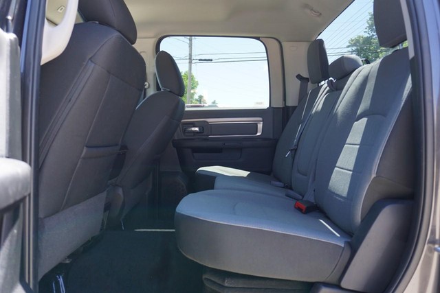 2022 Ram 1500 Classic SLT Crew Cab 4WD image 23