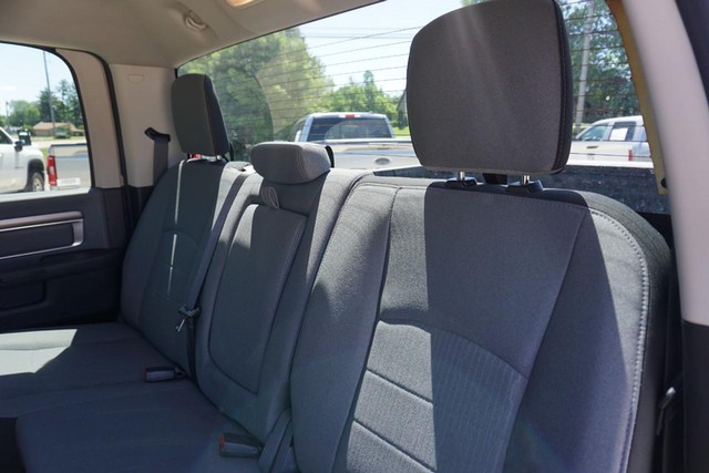 2022 Ram 1500 Classic SLT Crew Cab 4WD image 24