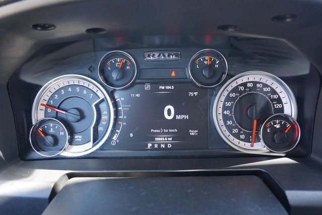 2022 Ram 1500 Classic SLT Crew Cab 4WD image 35
