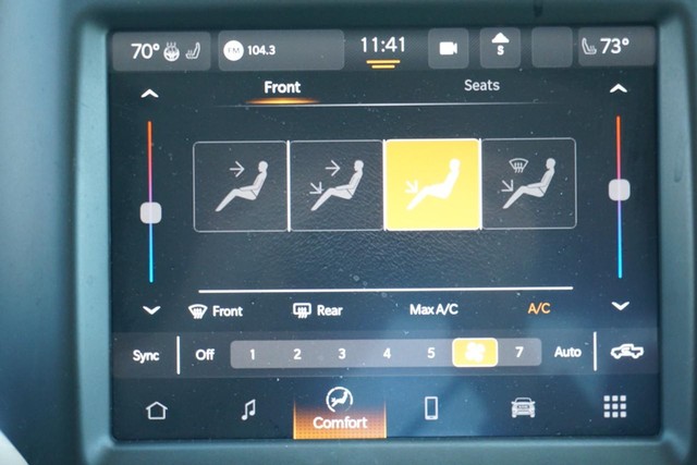 2022 Ram 1500 Classic SLT Crew Cab 4WD image 44