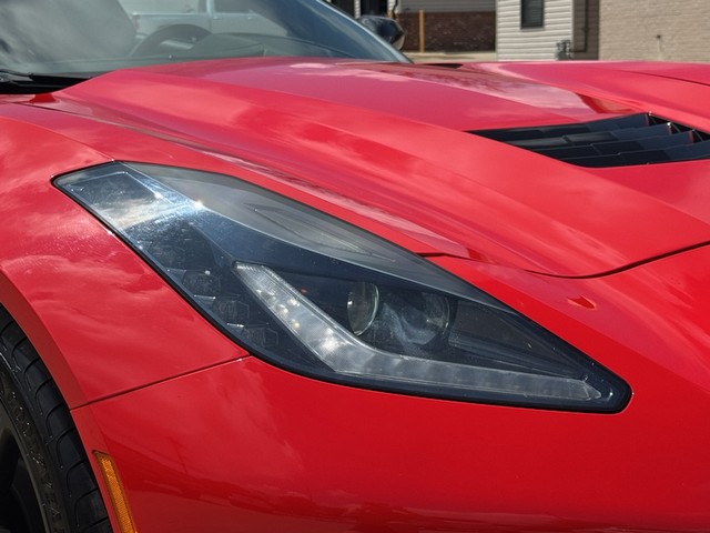 2015 Chevrolet Corvette Z51 2LT image 10