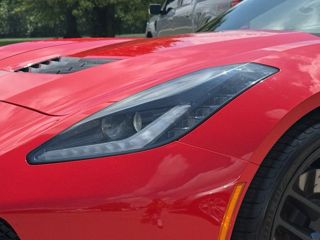 2015 Chevrolet Corvette Z51 2LT image 11