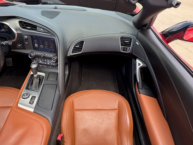 2015 Chevrolet Corvette Z51 2LT image 30