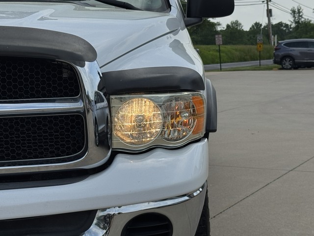 2004 Dodge Ram 1500 4WD SLT Quad Cab image 11