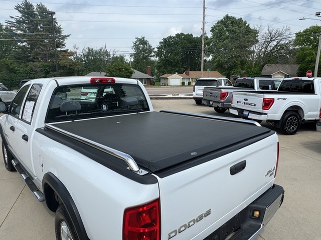 2004 Dodge Ram 1500 4WD SLT Quad Cab image 17