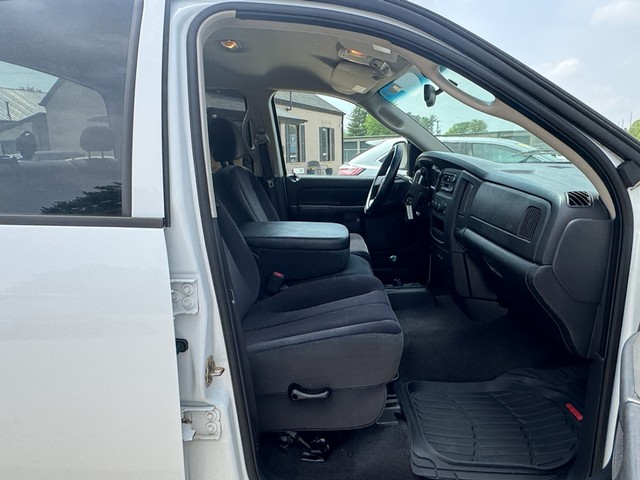 2004 Dodge Ram 1500 4WD SLT Quad Cab image 24