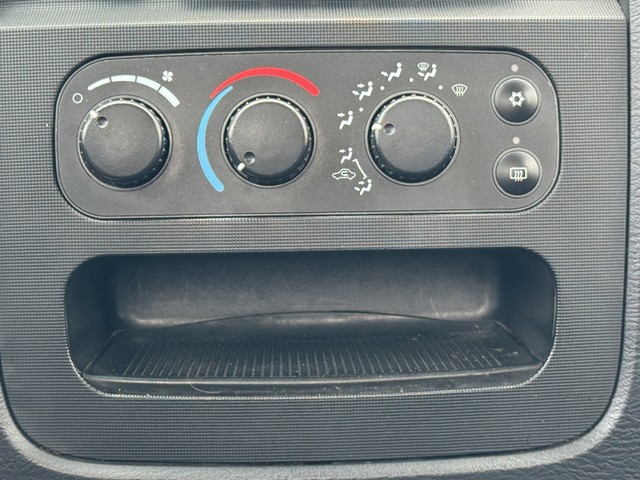 2004 Dodge Ram 1500 4WD SLT Quad Cab image 28