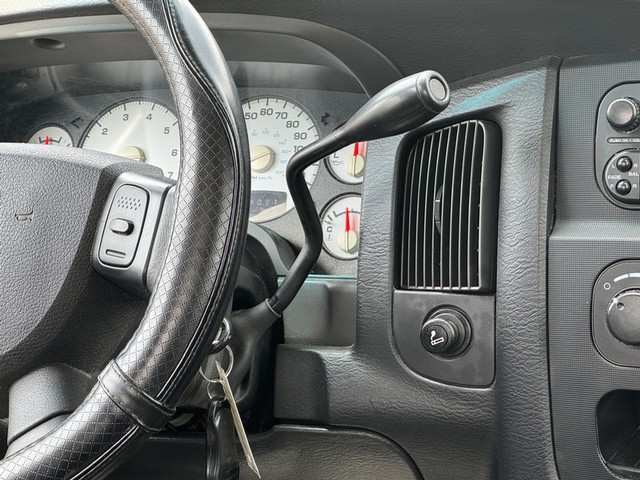 2004 Dodge Ram 1500 4WD SLT Quad Cab image 30