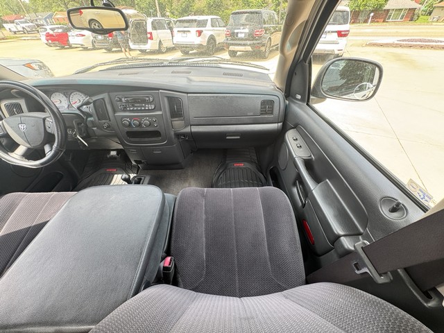 2004 Dodge Ram 1500 4WD SLT Quad Cab image 32