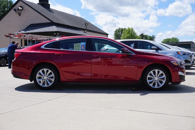 2023 Chevrolet Malibu LT FWD image 02