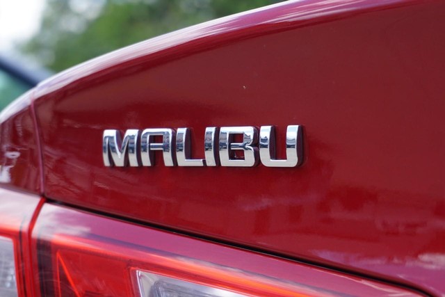 2023 Chevrolet Malibu LT FWD image 18