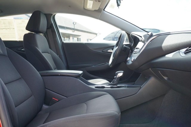2023 Chevrolet Malibu LT FWD image 28