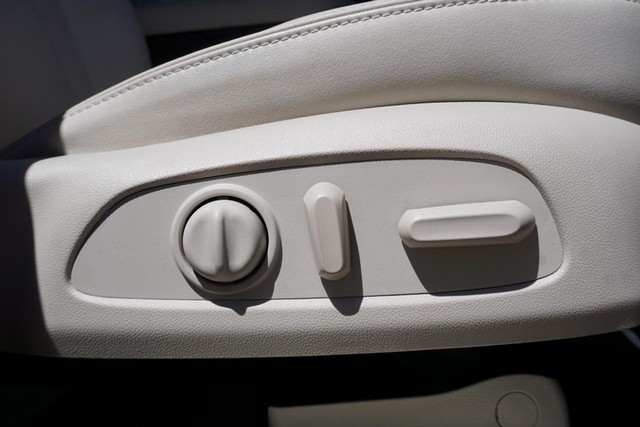 2024 Buick Enclave Essence AWD image 31