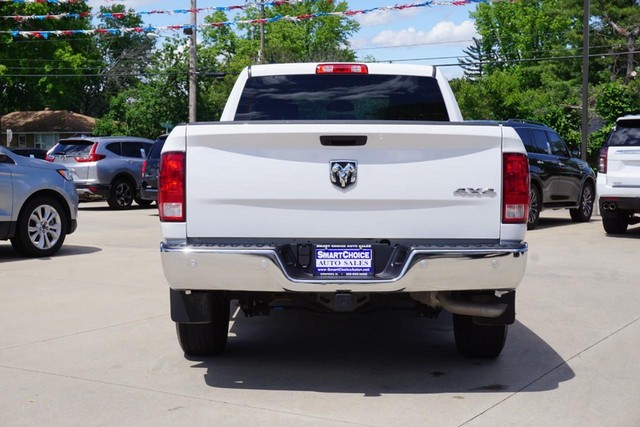2022 Ram 1500 Classic SLT  Crew Cab 4WD image 04