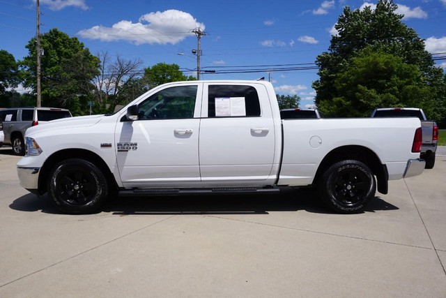 2022 Ram 1500 Classic SLT  Crew Cab 4WD image 06