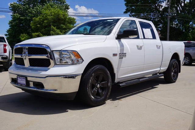2022 Ram 1500 Classic SLT  Crew Cab 4WD image 07