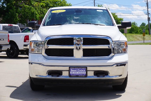 2022 Ram 1500 Classic SLT  Crew Cab 4WD image 08