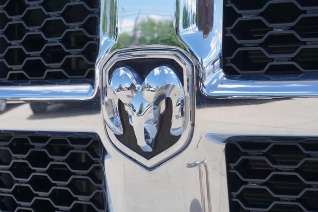 2022 Ram 1500 Classic SLT  Crew Cab 4WD image 11