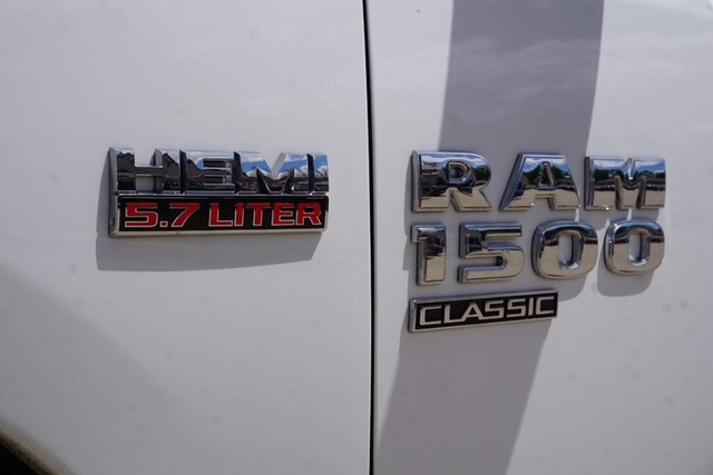 2022 Ram 1500 Classic SLT  Crew Cab 4WD image 12