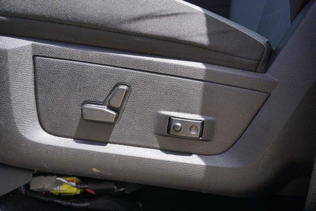 2022 Ram 1500 Classic SLT  Crew Cab 4WD image 24