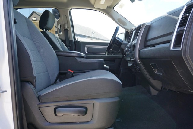 2022 Ram 1500 Classic SLT  Crew Cab 4WD image 29