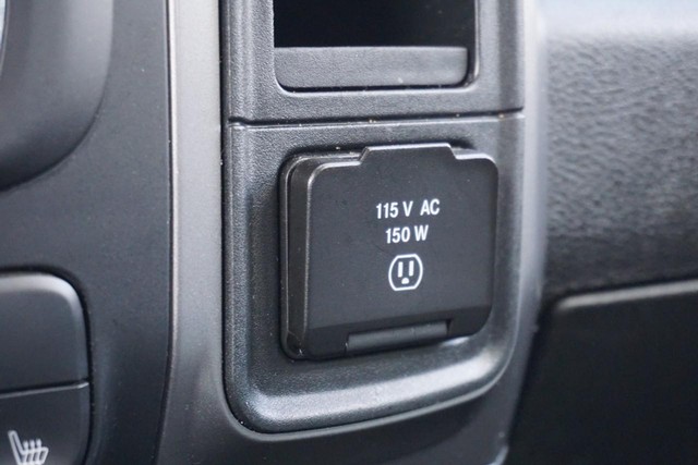 2022 Ram 1500 Classic SLT  Crew Cab 4WD image 44