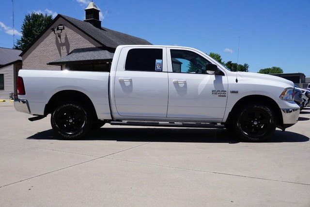 2022 Ram 1500 Classic SLT  Crew Cab 4WD image 02