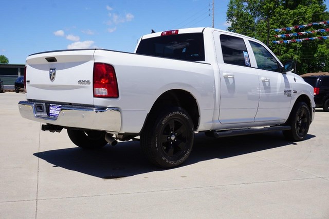 2022 Ram 1500 Classic SLT  Crew Cab 4WD image 03