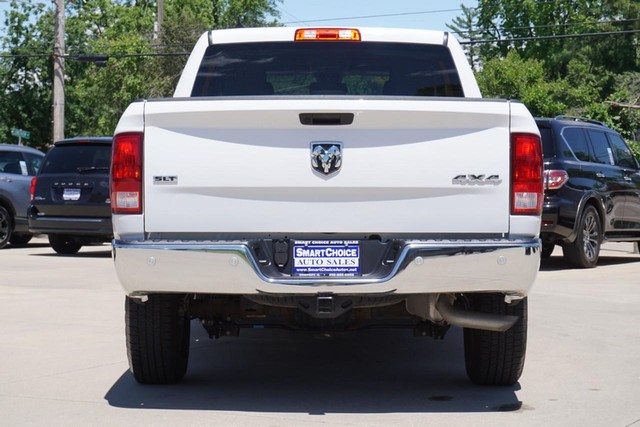 2022 Ram 1500 Classic SLT  Crew Cab 4WD image 04