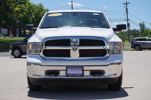 2022 Ram 1500 Classic SLT  Crew Cab 4WD image 08