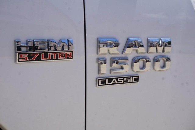 2022 Ram 1500 Classic SLT  Crew Cab 4WD image 13